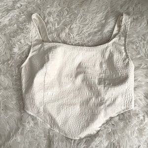 Missguided White croc skin crop top🤩